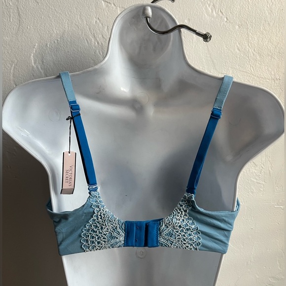 Victoria’s Secret body by Victoria lined perfect coverage 34D - Picture 5 of 9